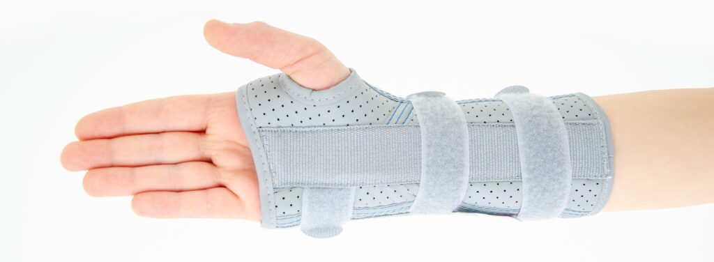 Kids stabilizing wrist brace AM‑OSN‑U‑01 | 4Kids - Ortezy dla dzieci